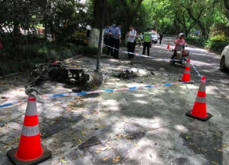 山西(xī)人(rén)防防護設備廠(chǎng)家:杭州電瓶車(chē)燒傷女(nǚ)孩或終生插管